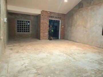 Dijual Rumah 3 Lt di Tanjung Duren Selatan Jalan 2 Mobil bebas Banjir