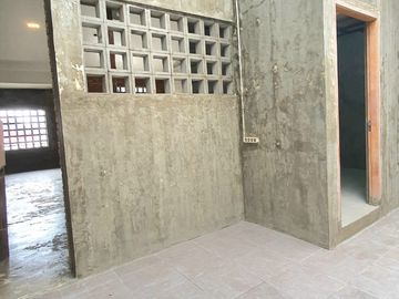 Dijual Rumah 3 Lt di Tanjung Duren Selatan Jalan 2 Mobil bebas Banjir