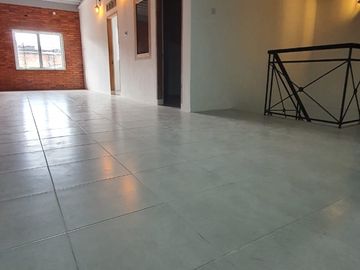 Dijual Rumah 3 Lt di Tanjung Duren Selatan Jalan 2 Mobil bebas Banjir
