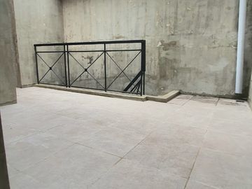 Dijual Rumah 3 Lt di Tanjung Duren Selatan Jalan 2 Mobil bebas Banjir