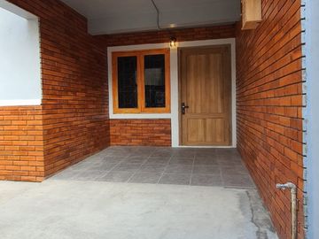 Dijual Rumah 3 Lt di Tanjung Duren Selatan Jalan 2 Mobil bebas Banjir
