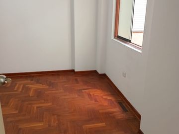 BAJO DE PRECIO DUPLEX EN PRIMER PISO LIMITE MIRAFLORES Y SAN ISIDRO