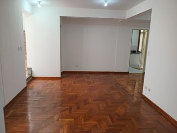 BAJO DE PRECIO DUPLEX EN PRIMER PISO LIMITE MIRAFLORES Y SAN ISIDRO