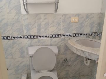 BAJO DE PRECIO DUPLEX EN PRIMER PISO LIMITE MIRAFLORES Y SAN ISIDRO