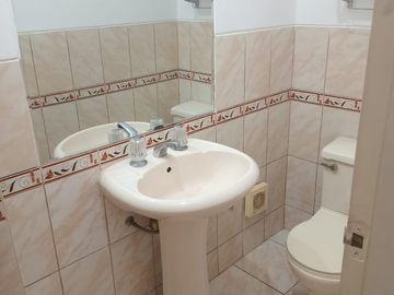 BAJO DE PRECIO DUPLEX EN PRIMER PISO LIMITE MIRAFLORES Y SAN ISIDRO