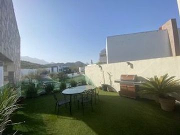 Casa en colonia cerrada, con alberca, totalmente equipada...