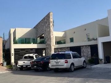 Casa en colonia cerrada, con alberca, totalmente equipada...