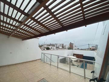 Ocasión: Alquilo Casa de Playa c/Piscina, San Bartolo.