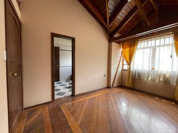 Vendo casa en la Mitad del Mundo