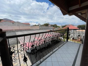 Vendo casa en la Mitad del Mundo