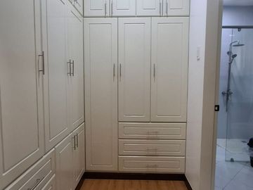 Furnished House and Lot for Sale in Clark Manor!