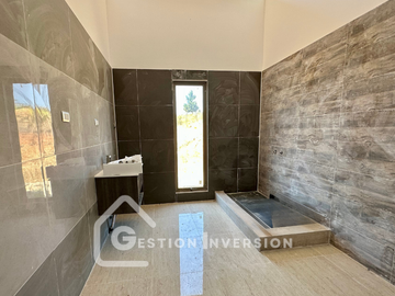 Venta Parcela con Casa en condominio Santa Maria