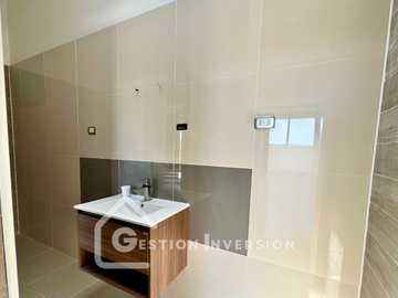 Venta Parcela con Casa en condominio Santa Maria