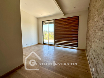 Venta Parcela con Casa en condominio Santa Maria