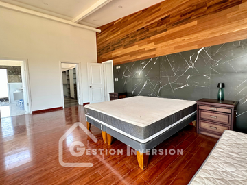 Venta Parcela con Casa en condominio Santa Maria