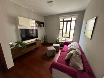 Casa con amplios ambientes y rodeada de jardines 🏡💚