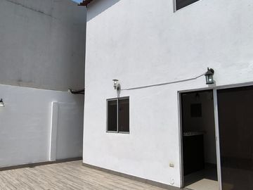 Venta Casa Villa Club, cerca de Plaza Pacifico, Av Leon Febres Cordero, Guayaquil