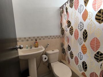 Venta Casa Villa Club, cerca de Plaza Pacifico, Av Leon Febres Cordero, Guayaquil