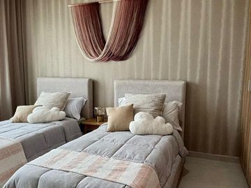 CASA EN VENTA CON 4 REC Y SALA TV, LA VISTA RESIDENCIAL, MOD. CASTELLO, QUERETARO, QRO.