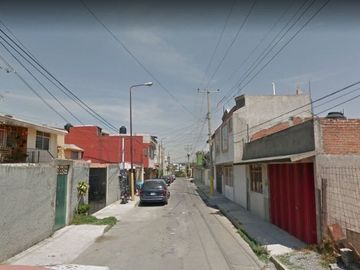 Casa Dúplex en venta Tomas Newcomb 235 PROPIEDAD ADJUDICADA