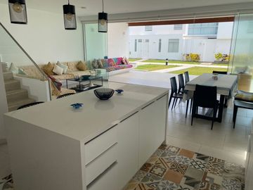 Alquiler Casa De Playa Con Piscina Condominio Mallorca, Asia, Km 107