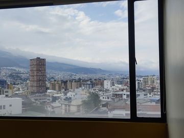 Venta de Departamento Calle Portete y Eloy Alfaro - $128.000 negociables