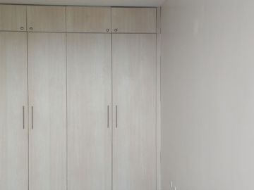 Venta de Departamento Calle Portete y Eloy Alfaro - $128.000 negociables