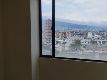 Venta de Departamento Calle Portete y Eloy Alfaro - $128.000 negociables