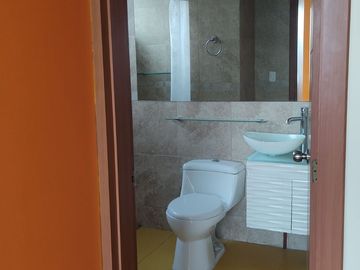 Venta de Departamento Calle Portete y Eloy Alfaro - $128.000 negociables