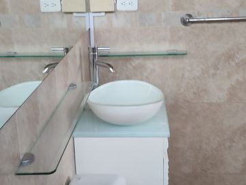 Venta de Departamento Calle Portete y Eloy Alfaro - $128.000 negociables
