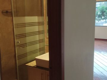 Venta de Departamento Calle Portete y Eloy Alfaro - $128.000 negociables
