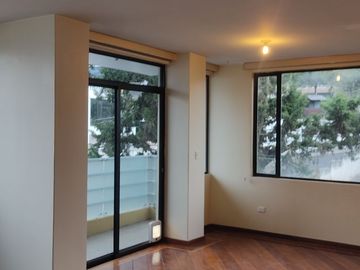 Venta de Departamento Calle Portete y Eloy Alfaro - $128.000 negociables