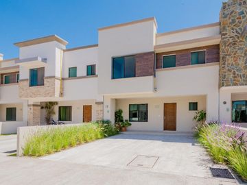CASA EN VENTA, LA VISTA RESIDENCIAL 3 REC C/U BAÑO PRIVADO, JARDIN GRANDE, MOD. SCORDIA, QUERETARO