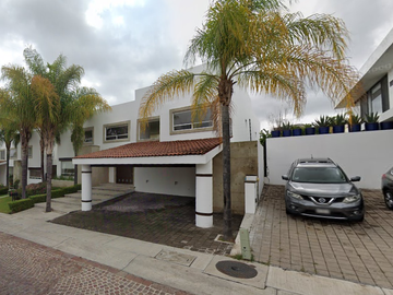 BONITA CASA EN VENTA EN CUMBRES DEL LAGO, JURIQUILLA (REMATE BANCARIO)