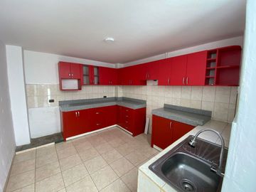 VENTA DE CASITA DE 4 PISOS A.C.159 M2 SUPER CENTRICO.
