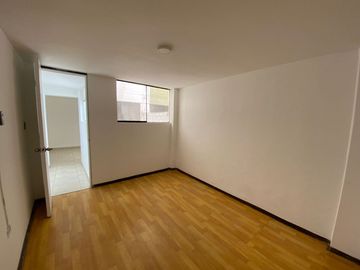 VENTA DE CASITA DE 4 PISOS A.C.159 M2 SUPER CENTRICO.