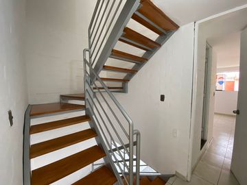 VENTA DE CASITA DE 4 PISOS A.C.159 M2 SUPER CENTRICO.