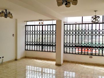 Hermosa Casa En Venta - Avenida Canta Callao