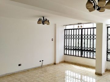 Hermosa Casa En Venta - Avenida Canta Callao