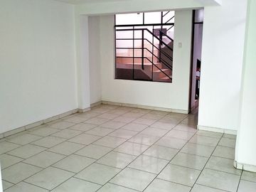 Hermosa Casa En Venta - Avenida Canta Callao