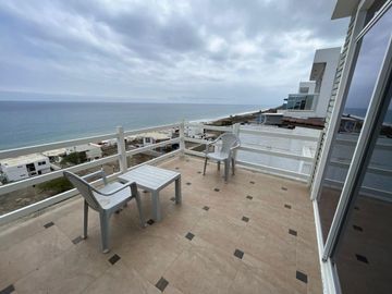 casa de venta frente al mar en manta zona sur