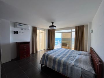 casa de venta frente al mar en manta zona sur