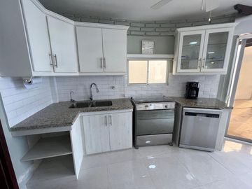 casa de venta frente al mar en manta zona sur