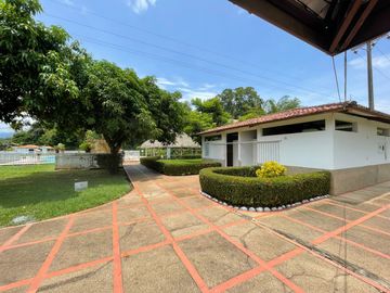 VENTA CASA CAMPESTRE MELGAR