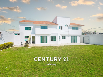 Hermosa casa en renta, Villas de Irapuato