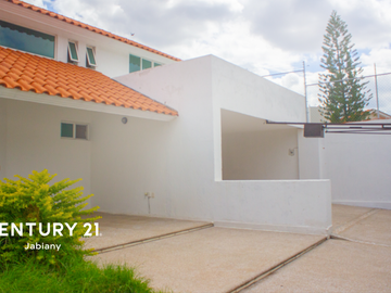 Hermosa casa en renta, Villas de Irapuato