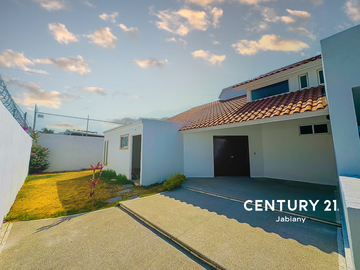 Hermosa casa en renta, Villas de Irapuato