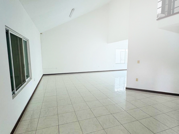 Hermosa casa en renta, Villas de Irapuato