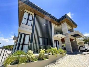 HIGH-END House and Lot for Sale in Valley Golf Subdivision, Rizal WITH SOLAR PANELS