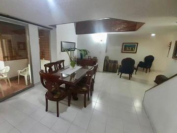 ¡OPORTUNIDAD! APARTAMENTO DÚPLEX EN EL POBLADO – MEDELLÍN